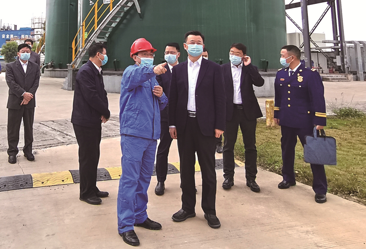 庄悦群副书记一行莅临奇异果（中国）树脂公司检查(3)_看图王_副本.jpg